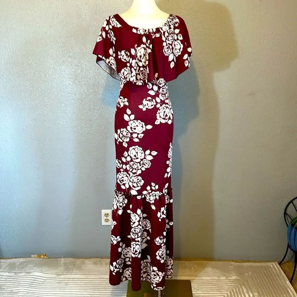 Vintage womenโs floral maxiโdress.โStretchyโfabricโsizeโS